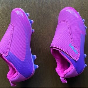 Carters sport cleat 7 hot pink